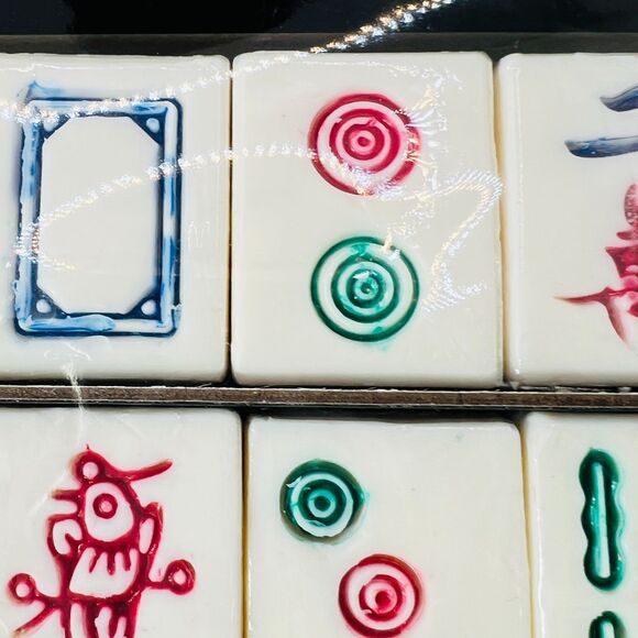 NIB Set of 12 Mah Jong Soaps Red Green White Dragons Bamboos  Winds Cracks - Picture 3 of 4